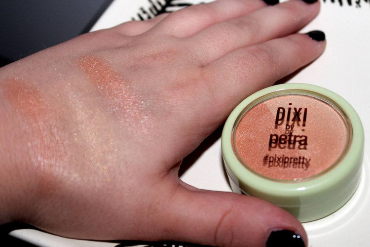 رژگونه و هایلایتر پیکسی رنگpeach honey