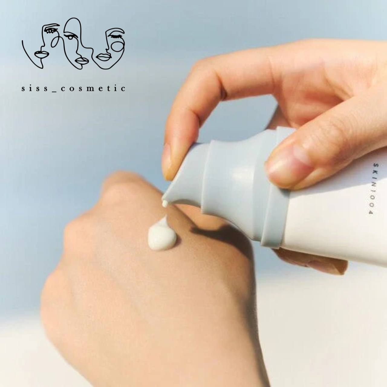 سرم ضد آفتاب آبرسان سنتلا SKIN 1004 هیالو سیکا + SPF 50 حجم 50 و 100‌میل  استیکی 20گرم