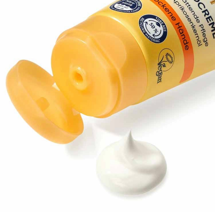 کرم دست حاوی روغن زرد آلو Q10 باله آ SPF 15 حجم 100 میل