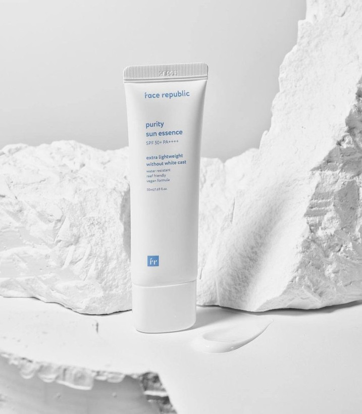 ضد آفتاب اسنسی فیس ریپابلیک SPF 50+pA++++ مناسب انواع پوست حجم 50میل