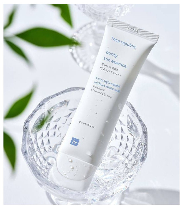 ضد آفتاب اسنسی فیس ریپابلیک SPF 50+pA++++ مناسب انواع پوست حجم 50میل